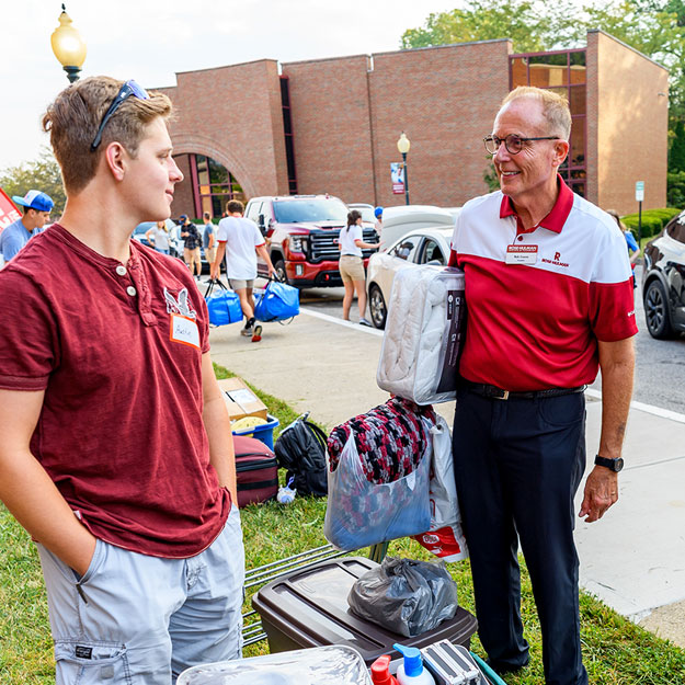 Students help the Class of 2028 move in at Rose-Hulman.